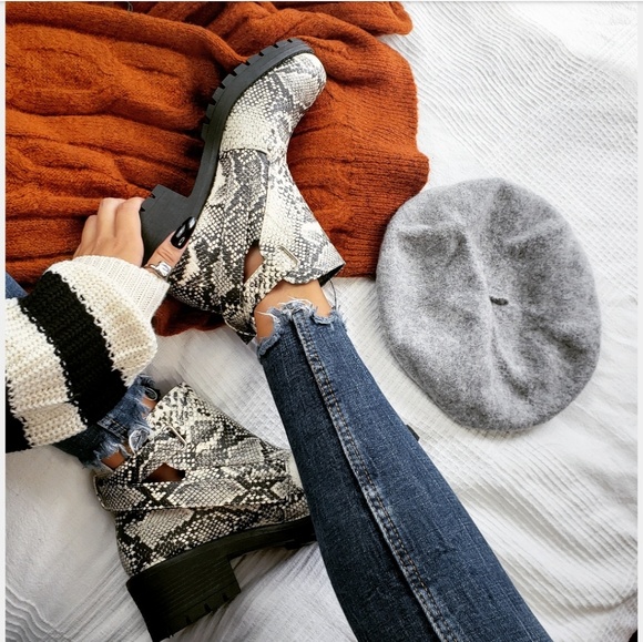 Shoes - 🚨The Fall essential collection snake print boot
